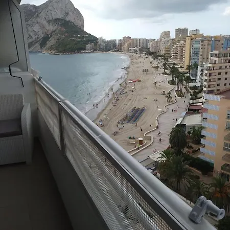 Carmen Molina Edificio Esmeralda Кальпе